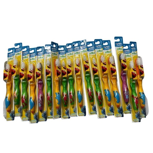New 10 pcs Crest Kids Toothbrush Sesame Street Soft Assorted Characters - Picture 3 of 4